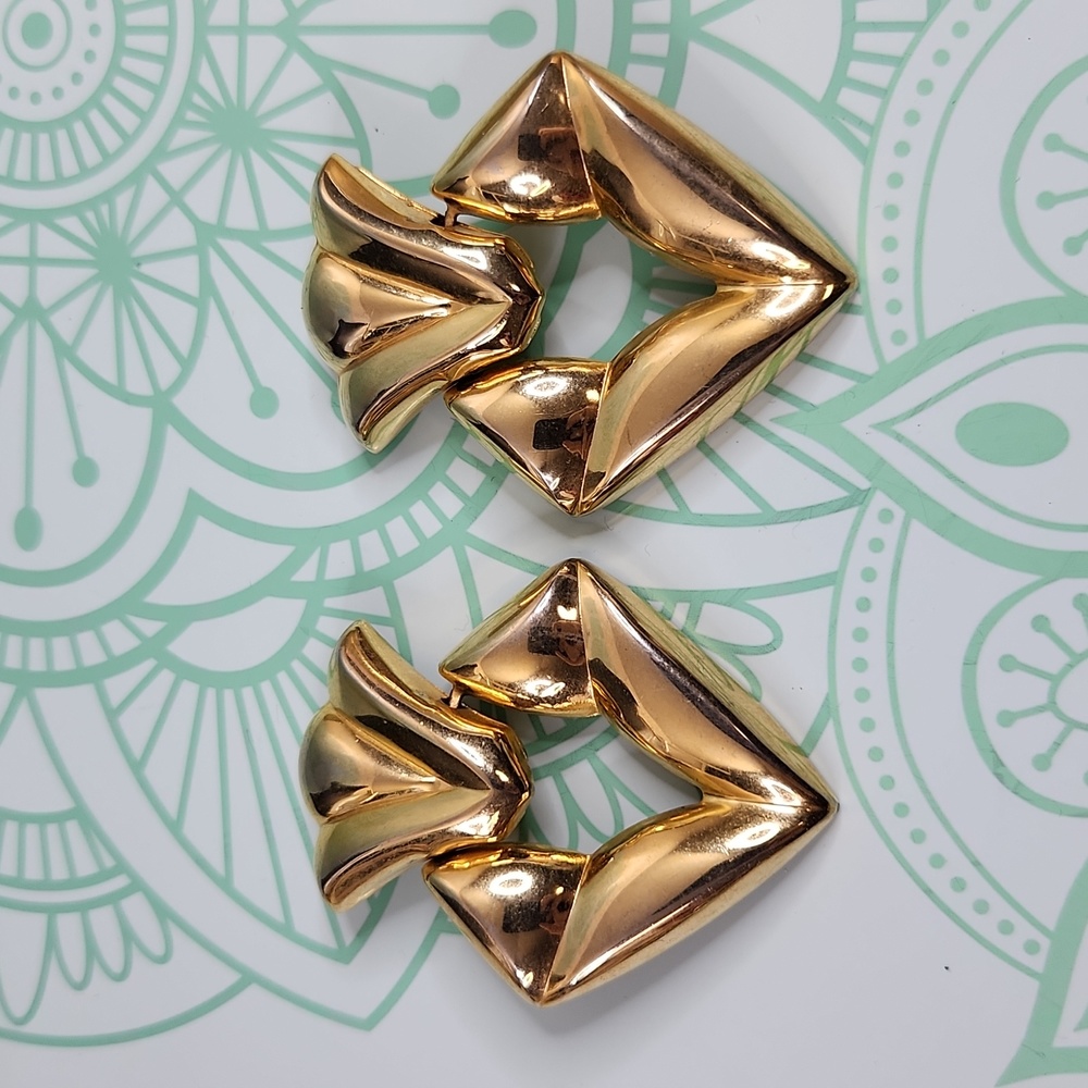 5/$20 Bundle deal - Clipback Earrings - Picture 1 of 3